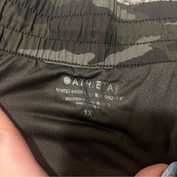 Athleta printed MESH RACER RUN SHORT 4” - Picture 8 of 10
